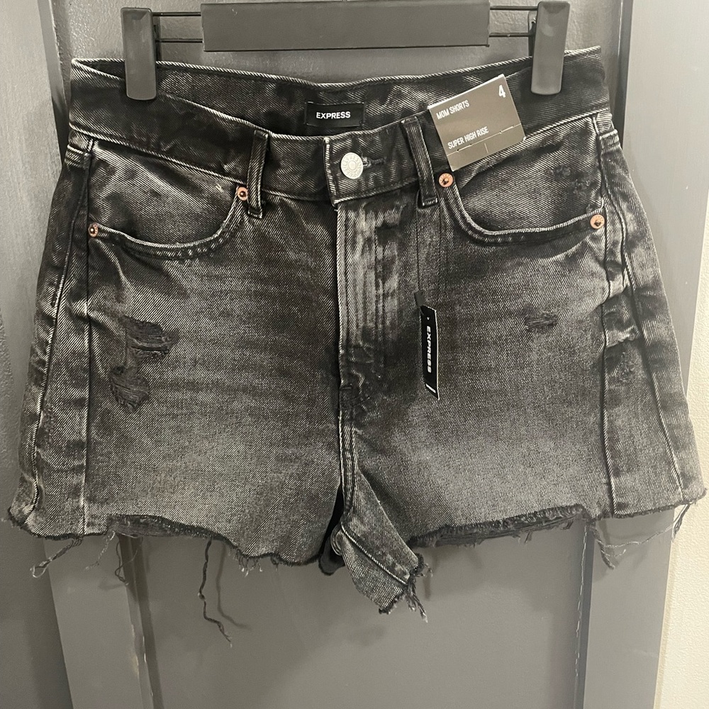 Express Super Stretch Mom Shorts / new with tags